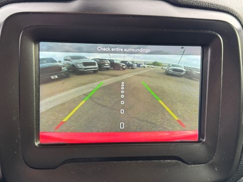 Used 2021 Jeep Renegade Sport image 23