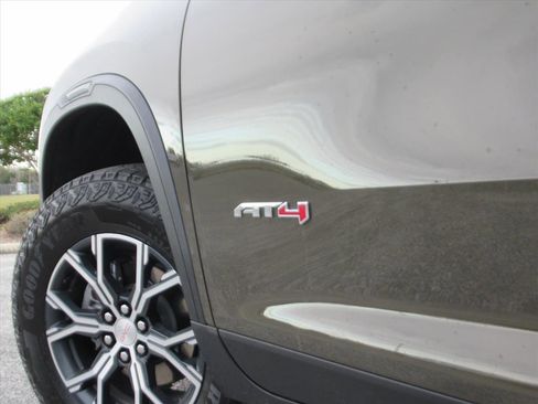 Used 2025 GMC Acadia AT4 image 8