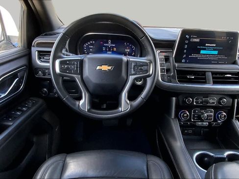 Certified 2024 Chevrolet Suburban LT RWD image 6