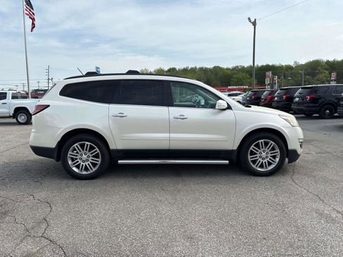 Used 2015 Chevrolet Traverse LT w/ Style and Technology Package image 7