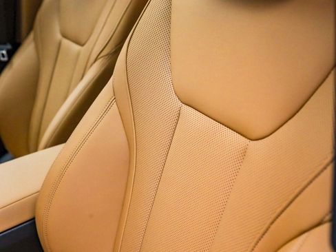 Used 2025 BMW 330i Sedan w/ Convenience Package image 24