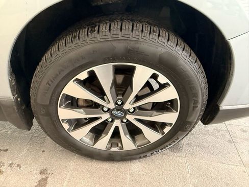 Used 2017 Subaru Outback 3.6R Limited image 48