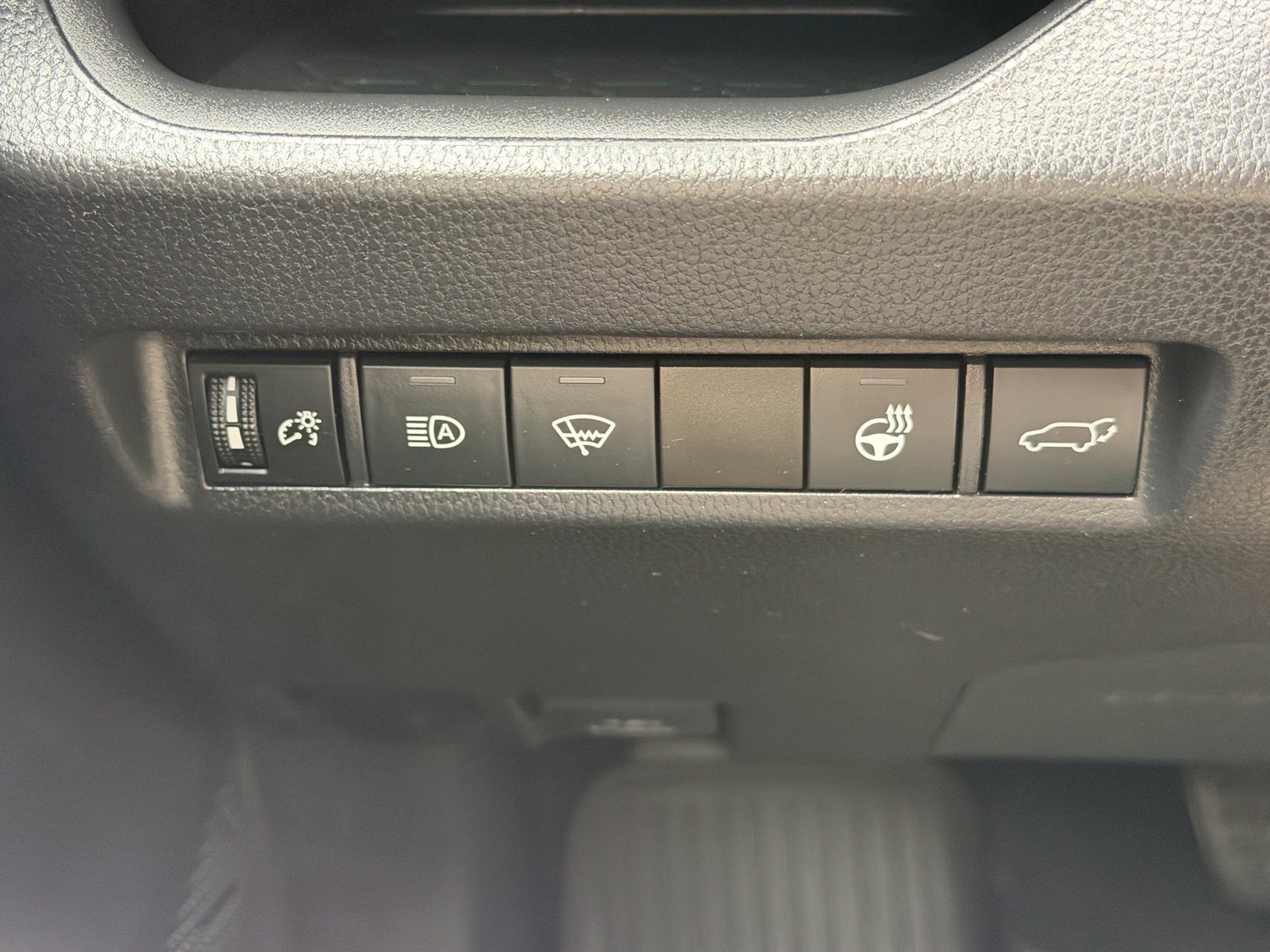 Used 2021 Toyota RAV4 XLE Premium AWD/4WD image 12