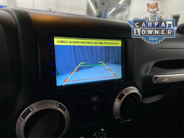 Used 2014 Jeep Wrangler Unlimited Sahara w/ Dual Top Group AWD/4WD image 29