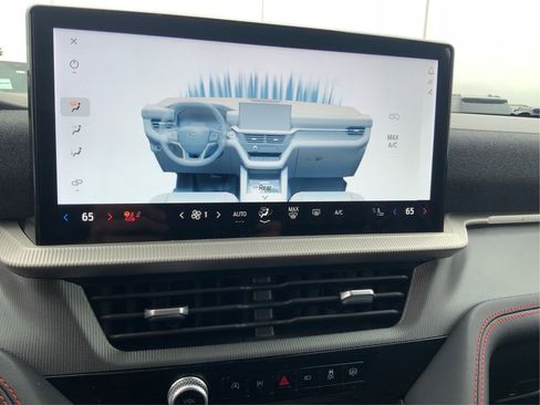 Used 2025 Ford Explorer ST-Line w/ ST-Line Street Pack image 28