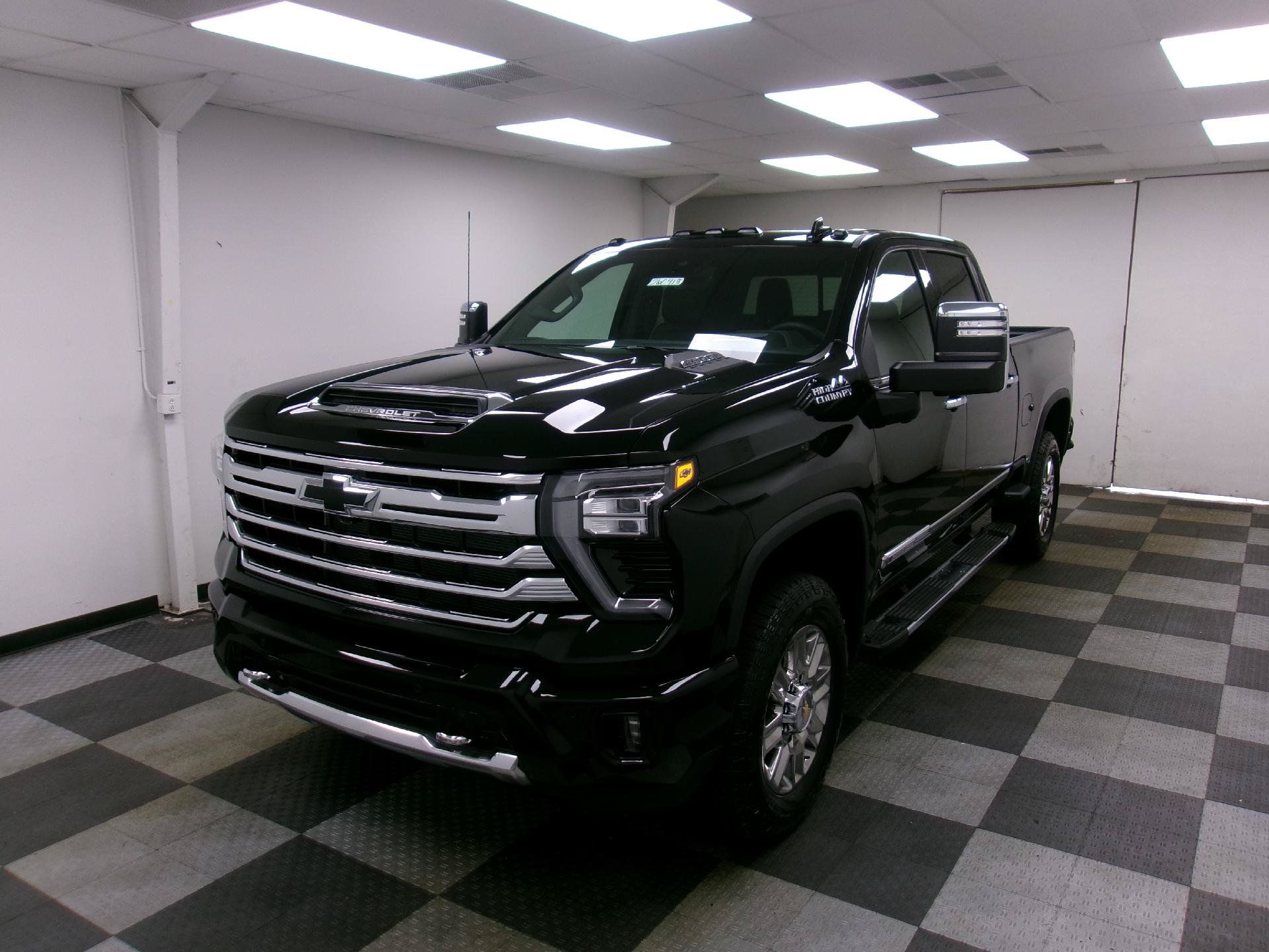 New 2026 Chevrolet Silverado 2500 High Country w/ Technology Package AWD/4WD image 1