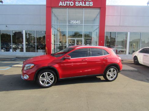 Used 2019 Mercedes-Benz GLA 250 4MATIC image 2