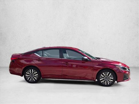 Certified 2026 Nissan Altima 2.5 SV FWD image 4