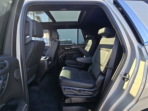 Used 2021 GMC Yukon Denali w/ Denali Premium Package image 16