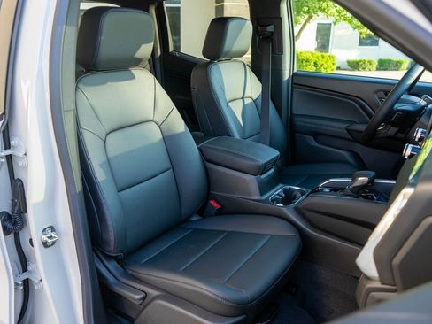 New 2026 GMC Canyon Elevation w/ Convenience Package image 9