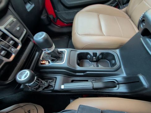 Used 2023 Jeep Wrangler Unlimited Sahara w/ Cold Weather Group AWD/4WD image 23