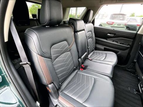 Certified 2024 Nissan Pathfinder Platinum w/ Cargo Package FWD image 20