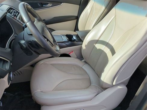 Used 2019 Lincoln Nautilus Select w/ Cargo Utility Package image 11