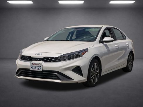 Used 2023 Kia Forte LXS FWD image 8