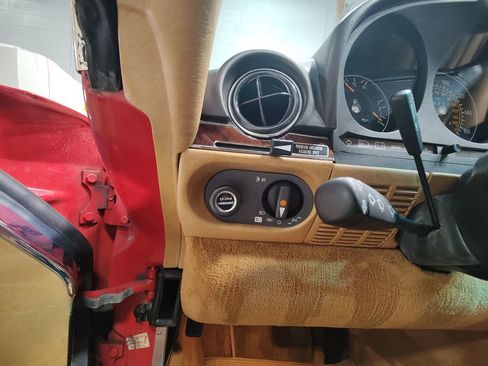 Used 1986 Mercedes-Benz 560 SL 2dr Convertible image 29