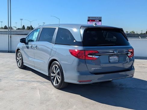 Used 2023 Honda Odyssey Touring image 12
