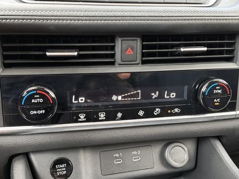 Certified 2025 Nissan Rogue SV AWD/4WD image 5