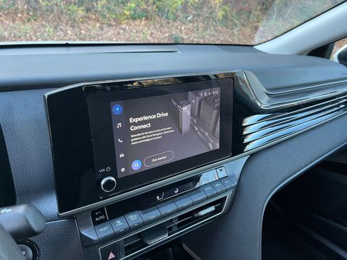 Used 2025 Toyota Camry LE image 20