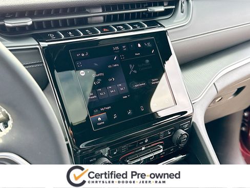 Certified 2024 Jeep Grand Cherokee Altitude image 11