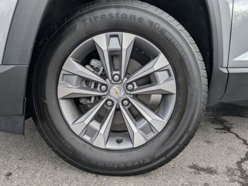 Used 2025 Chevrolet Equinox LT w/ Safety and Technology Package FWD image 9