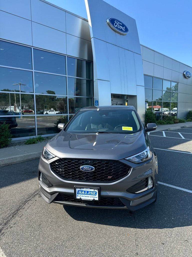 Used 2022 Ford Edge ST AWD/4WD image 2
