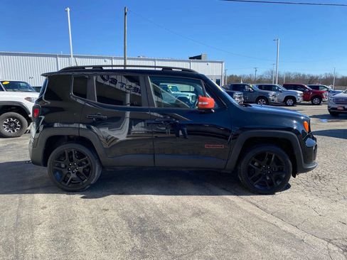 Used 2020 Jeep Renegade Latitude AWD/4WD image 3