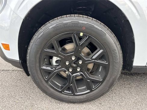 New 2026 Ford Maverick Lariat w/ Black Appearance Package image 9