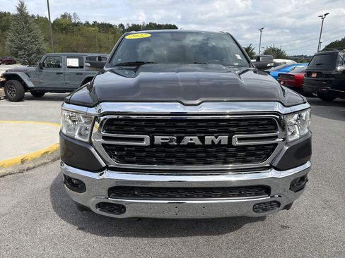 Used 2022 RAM 1500 Big Horn AWD/4WD image 3
