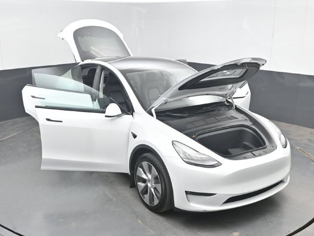 Used 2022 Tesla Model Y Long Range AWD/4WD image 47