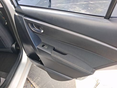 Used 2017 Toyota Corolla LE FWD image 29