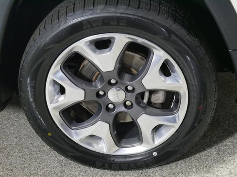 Used 2018 Jeep Compass Limited w/ Navigation Group AWD/4WD image 15
