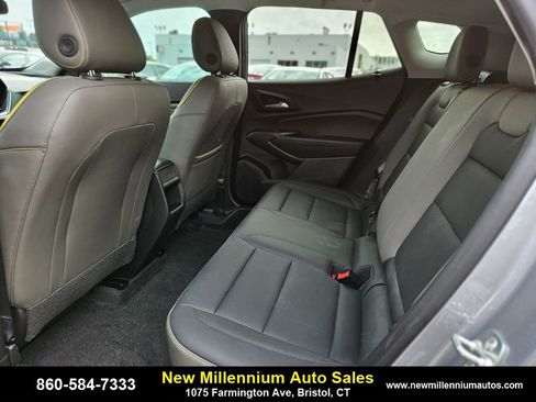 Used 2025 Chevrolet Trax ACTIV w/ Driver Confidence Package image 16