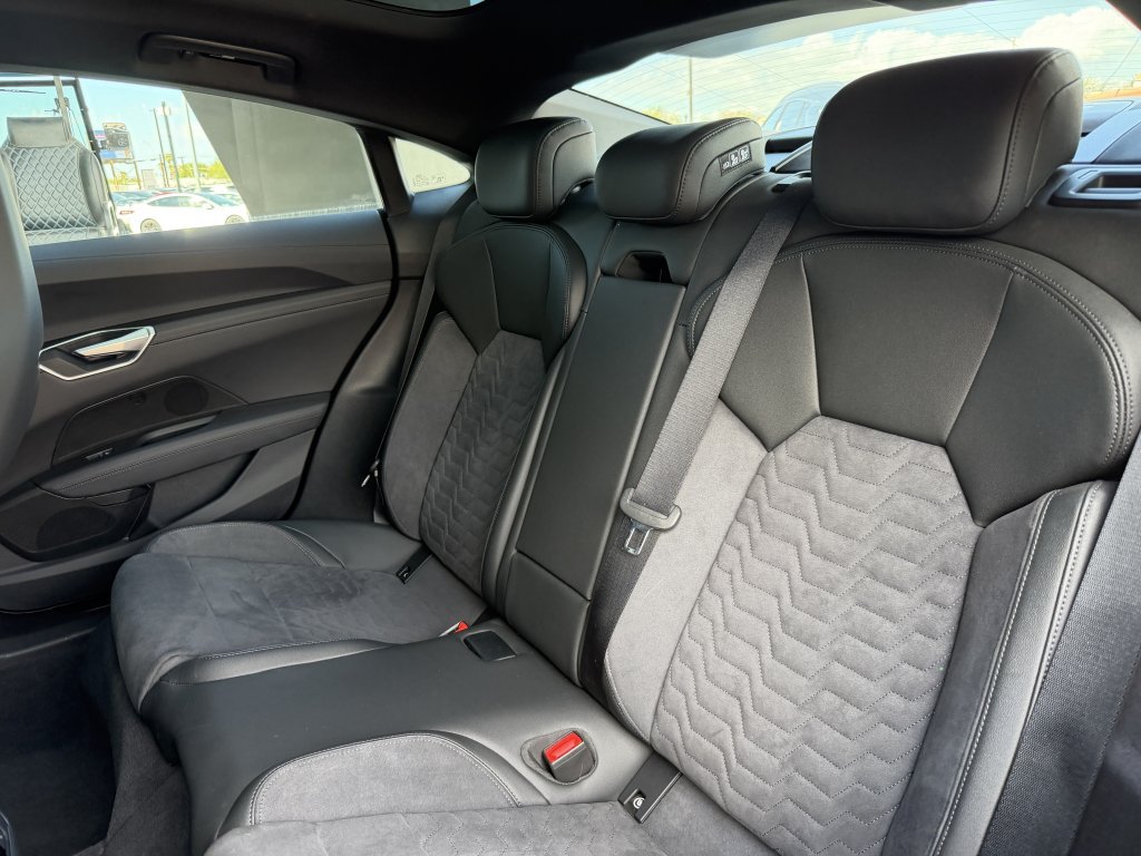 Used 2022 Audi e-tron GT Premium Plus AWD/4WD image 38