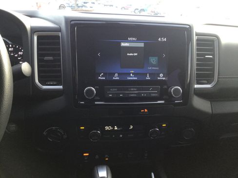 Used 2022 Nissan Frontier SV image 9