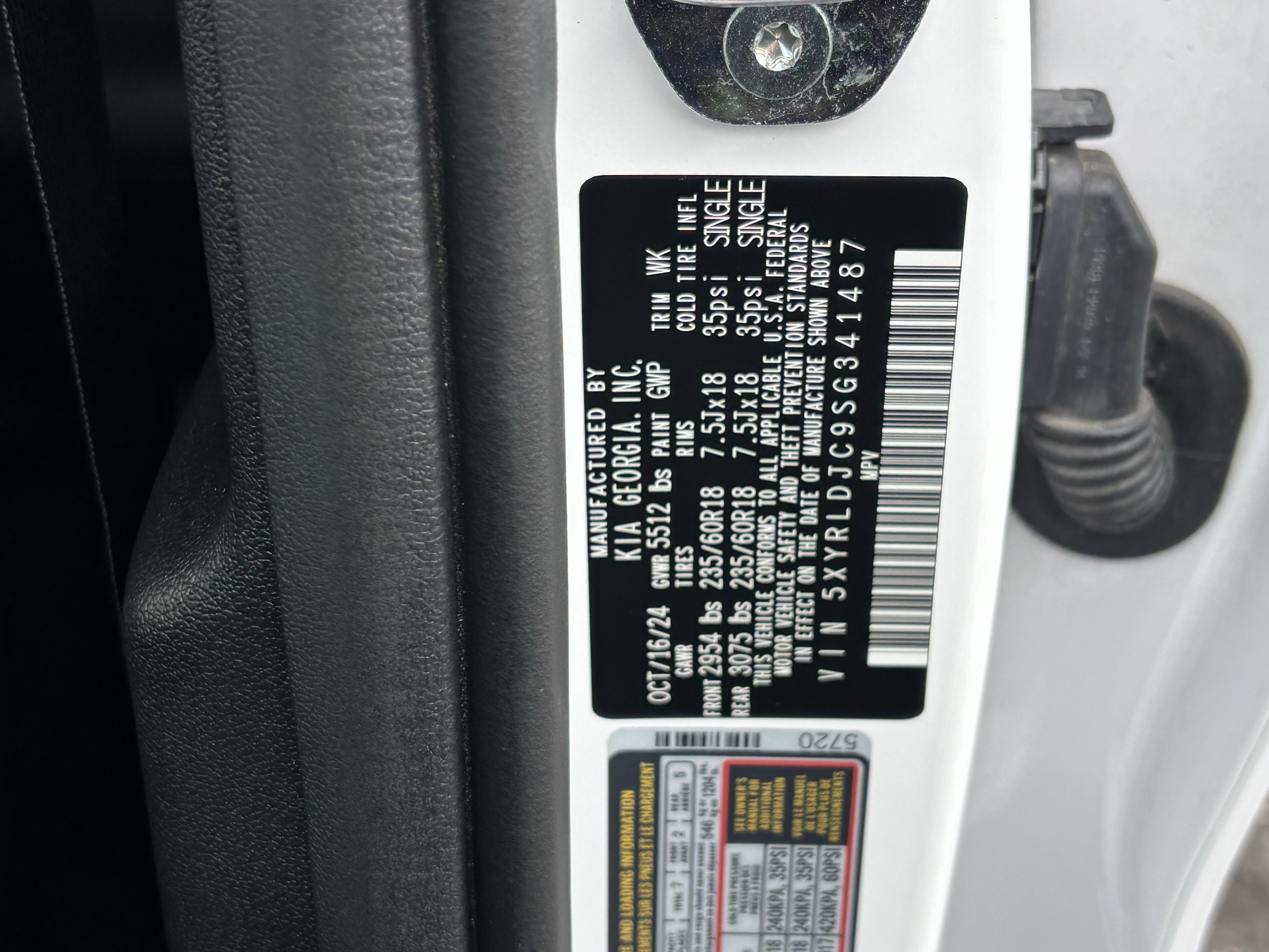 Certified 2025 Kia Sorento S w/ Panoramic Sunroof Package AWD/4WD image 30
