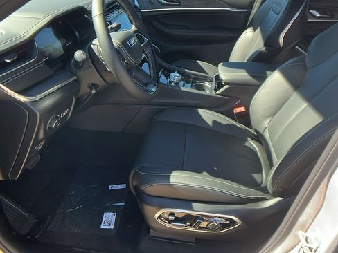 New 2025 Jeep Grand Cherokee L Overland w/ Advanced Protech Group III image 16