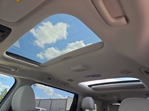 New 2026 Kia Carnival SX Prestige FWD image 18