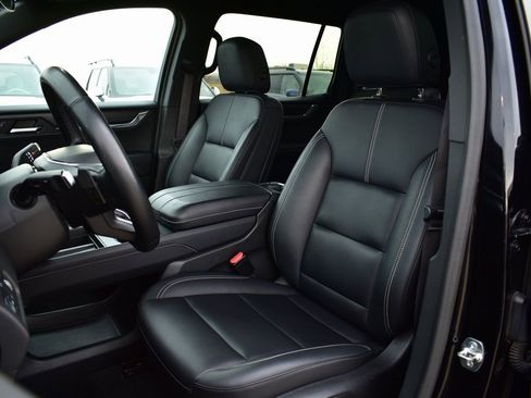 Used 2024 GMC Acadia Elevation image 18