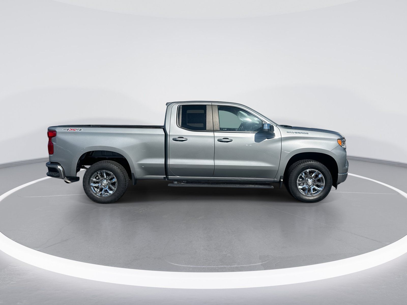 Used 2023 Chevrolet Silverado 1500 LT AWD/4WD image 10