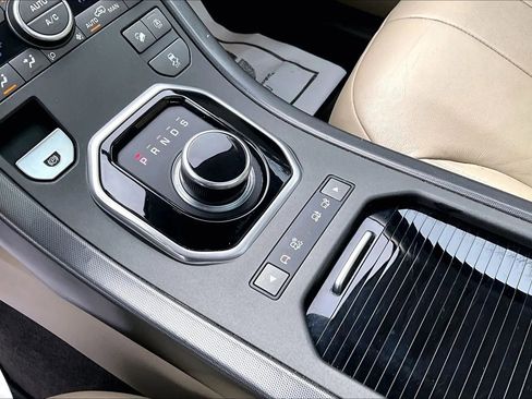 Used 2018 Land Rover Range Rover Evoque image 14