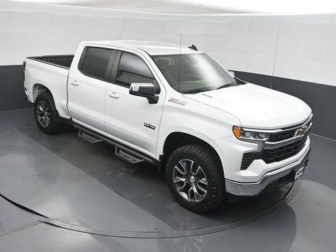 Used 2023 Chevrolet Silverado 1500 LT w/ Z71 Off-Road Package AWD/4WD image 44
