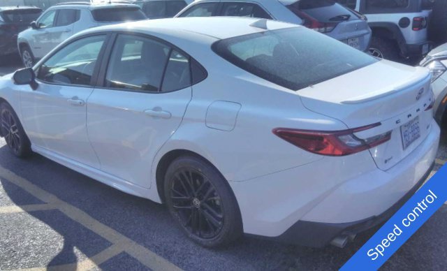 Used 2025 Toyota Camry SE FWD image 8