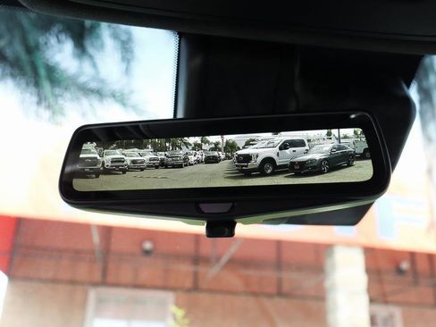 Used 2019 Cadillac Escalade Platinum AWD/4WD image 31
