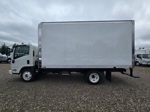 New 2024 Chevrolet Low Cab Forward image 10