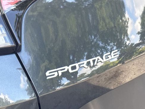 Used 2023 Kia Sportage EX FWD image 10