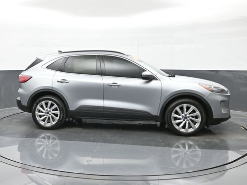 Used 2022 Ford Escape Titanium w/ Titanium Elite Package image 9