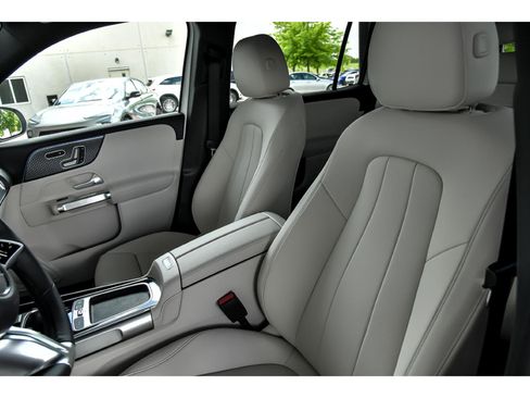 Certified 2025 Mercedes-Benz GLB 250 4MATIC image 14