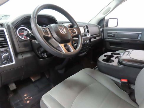 Used 2022 RAM 1500 Classic SLT image 9