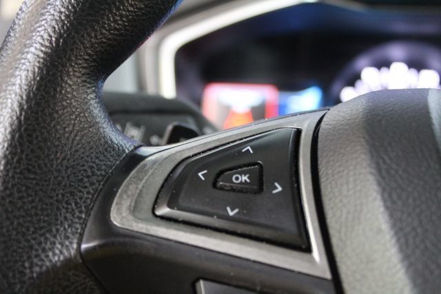 Used 2019 Ford Fusion SE AWD/4WD image 16