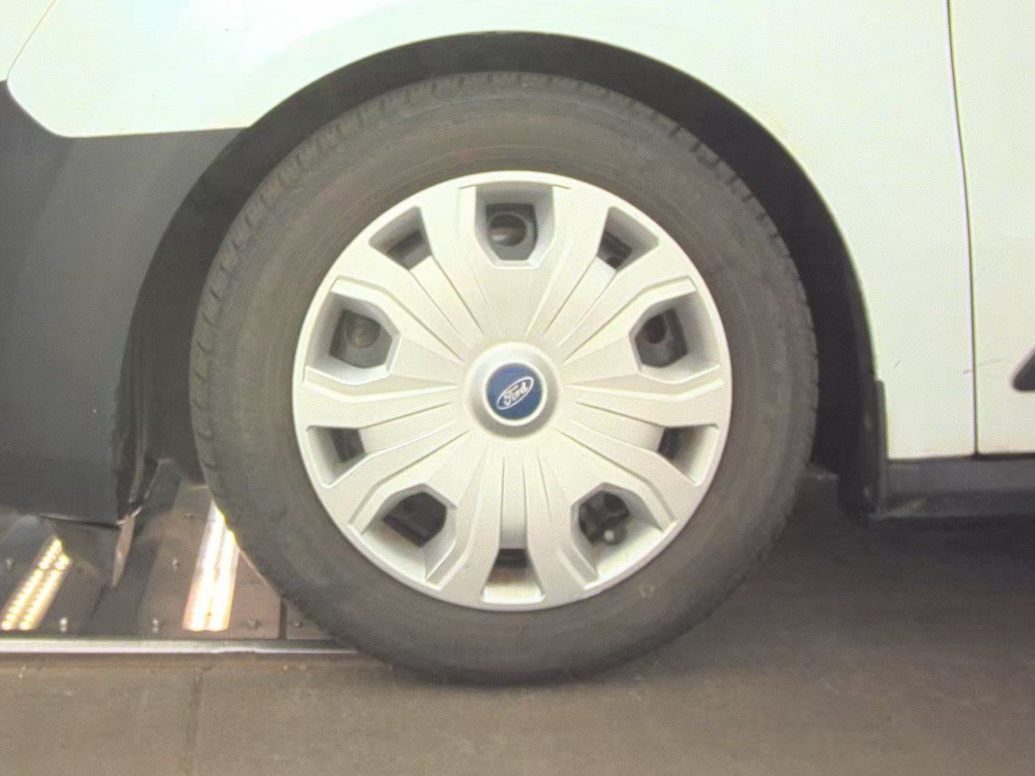 Used 2020 Ford Transit Connect XL FWD image 18